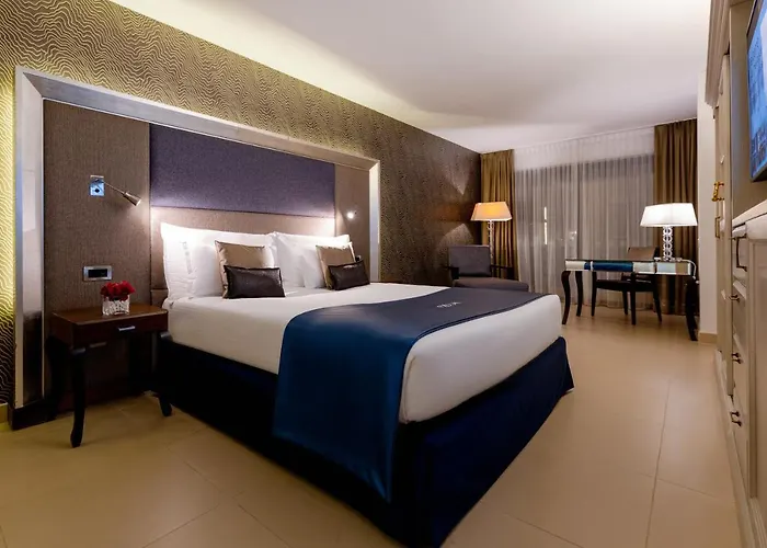 Отель Ax The Palace 5*