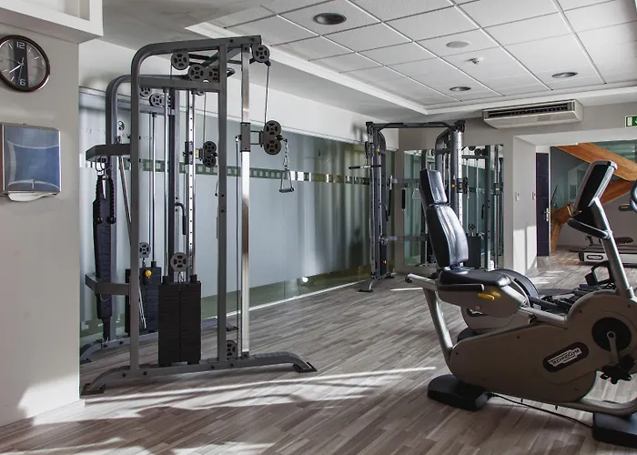 Отель Ax The Palace Слима