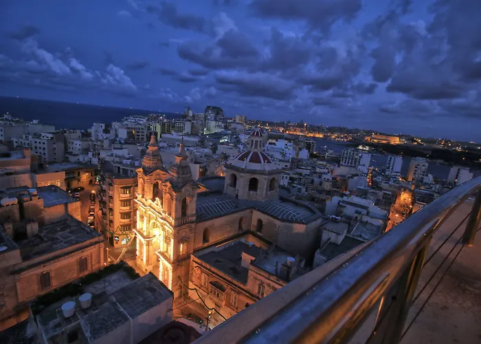 Отель Ax The Palace 5*