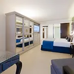 Ax The Palace מלון 5*