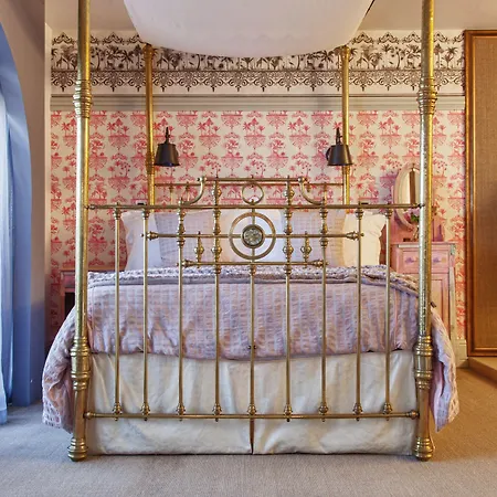 Hotel Ax The Palace