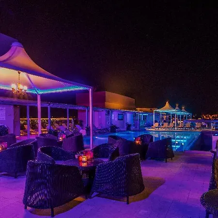 Ax The Palace 5*