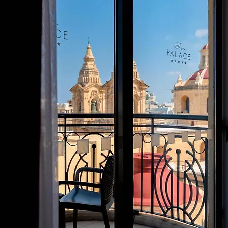 Ax The Palace 5*